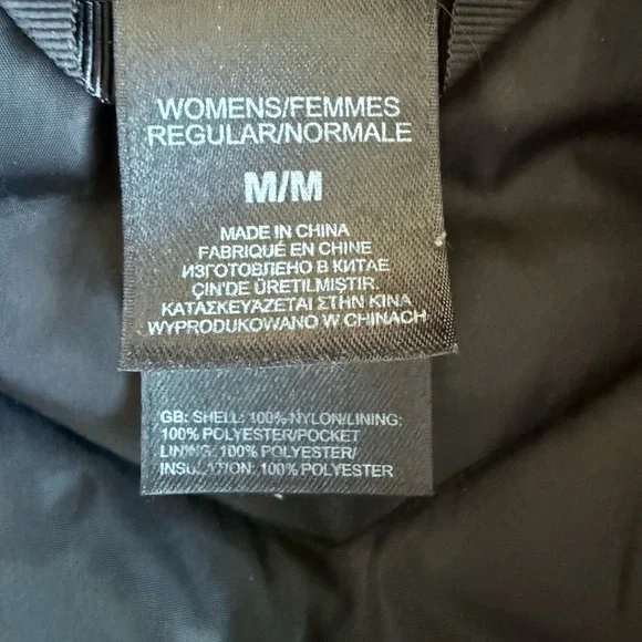 The North Face women’s black Puffer Jacket - Picture 4 of 4